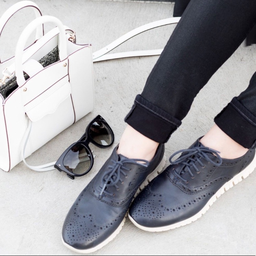 *COLE HAAN* Black leather Sneaker!!!